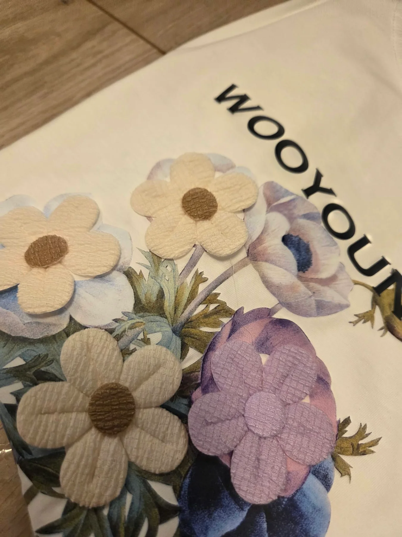 Virágos 3D Rátétes Női Pamut Póló | "Wooyoungmi" Póló